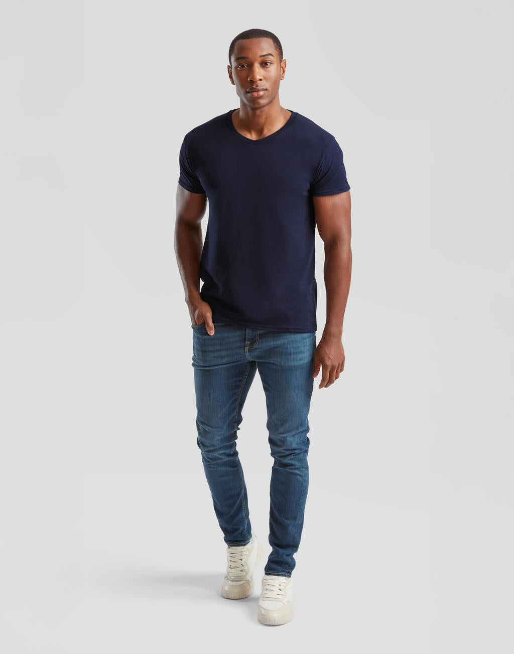 Iconic 150 V Neck T imagen 4