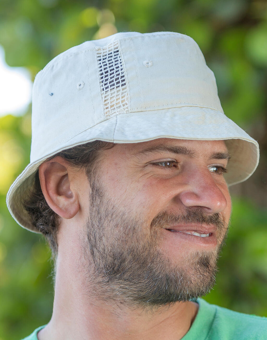 Sporty Hat with Mesh Panels imagen 2