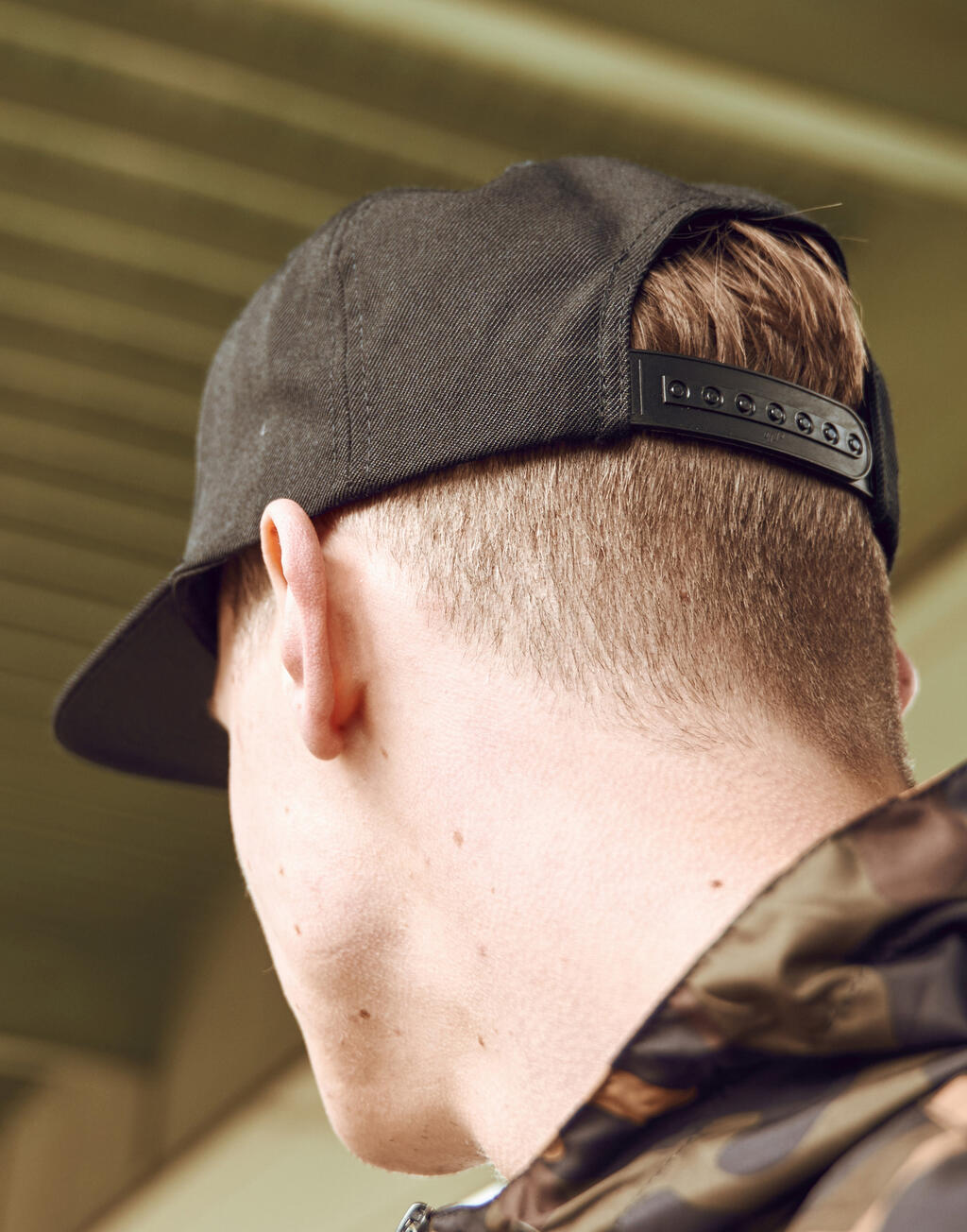 Pro-Style Twill Snapback Youth Cap imagen 2
