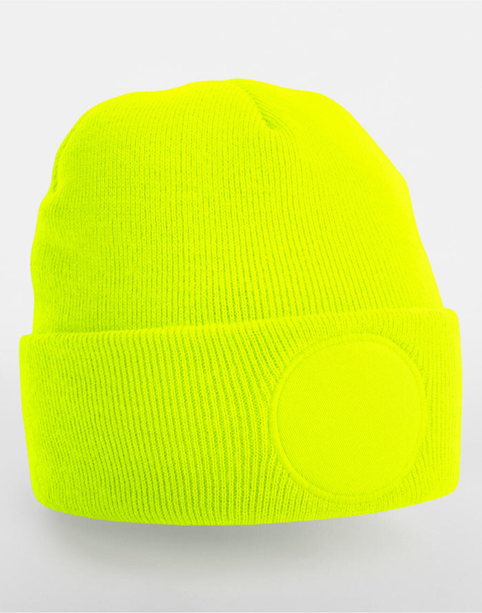 Gorro con parche redondo