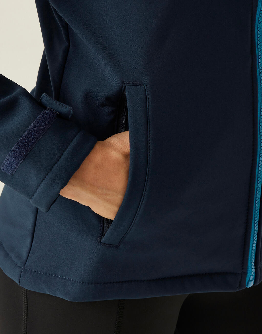 Women's Venturer 3-Layer Hooded Softshell Jacket imagen 7