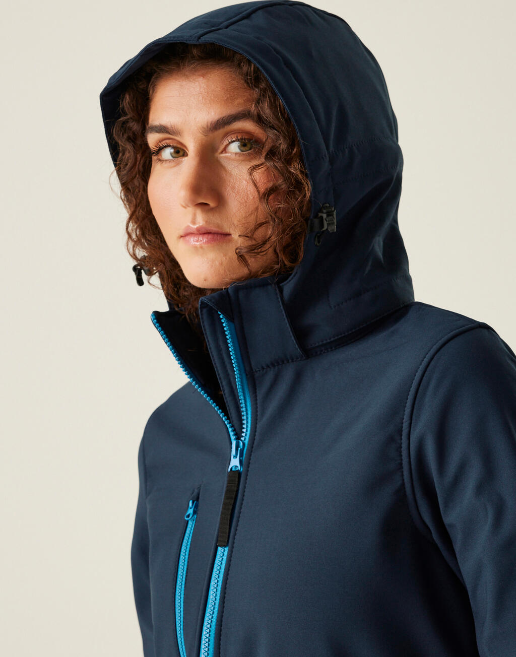 Women's Venturer 3-Layer Hooded Softshell Jacket imagen 6